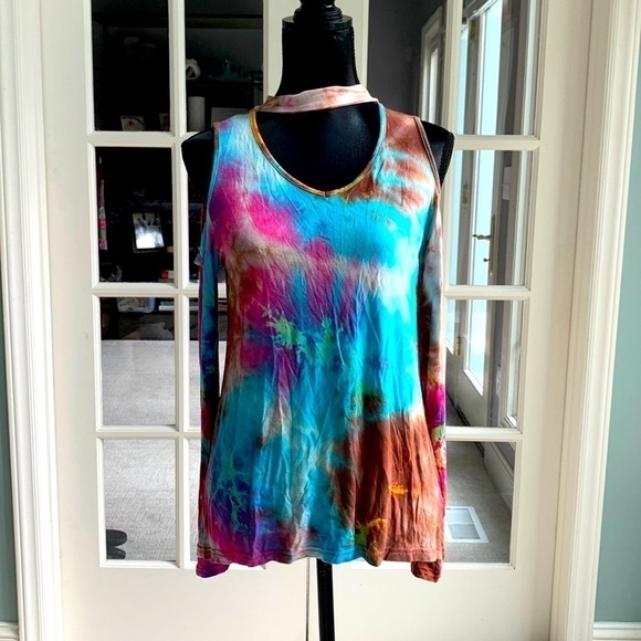 Simply Southern Collection Tie Dye Cold Shoulder Keyhole Top - Picture 1 of 8